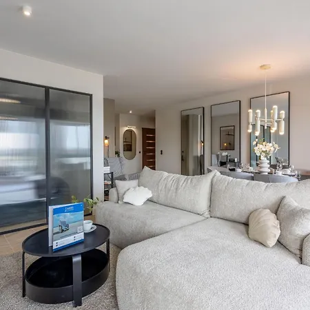 Concha Mit Blick Auf Den Hafen By Interhome Apartman